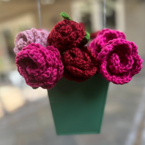 crochet flowers in vase